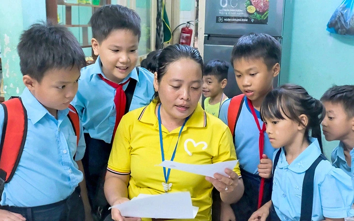 <a href="/hoat-dong/moi-ngay-mot-tin-tot-moi-tuan-mot-cau-chuyen-dep" title="Mỗi ngày một tin tốt - Mỗi tuần một câu chuyện đẹp" rel="dofollow">Mỗi ngày một tin tốt - Mỗi tuần một câu chuyện đẹp</a>