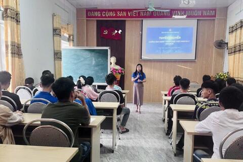 <a href="/hoat-dong-doan" title="Hoạt động Đoàn" rel="dofollow">Hoạt động Đoàn</a>