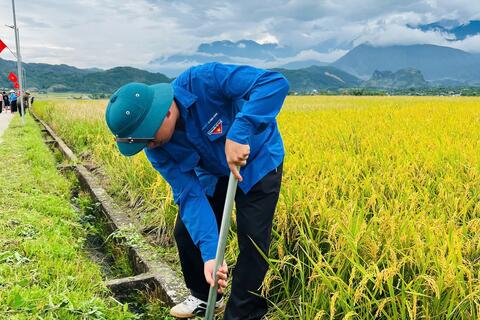 <a href="/hoat-dong-doan" title="Hoạt động Đoàn" rel="dofollow">Hoạt động Đoàn</a>