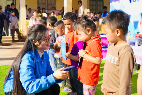 Đồng chí Vừ Thị Mai Dinh Bí, thư Tỉnh đoàn gửi gắm nhiều kỳ vọng tới các cấp bộ Đoàn và đoàn viên, thanh niên toàn tỉnh