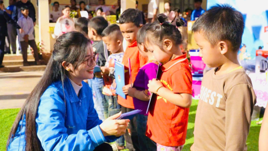 <a href="/hoat-dong" title="Tin tức" rel="dofollow">TIN MỚI NHẤT</a>