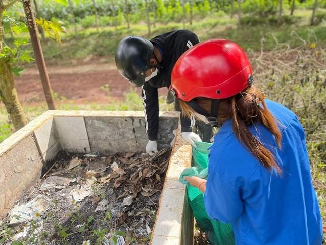 Không gian xanh nhờ thùng rác hình thú ngộ nghĩnh của thanh niên vùng sâu ảnh 4