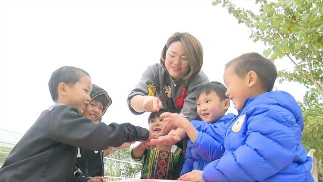 'Người mẹ thứ hai' ở xã nghèo vùng cao ảnh 1