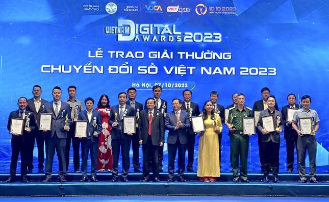 OneBank nhận giải thưởng chuyển đổi số Việt Nam 2023 ảnh 1