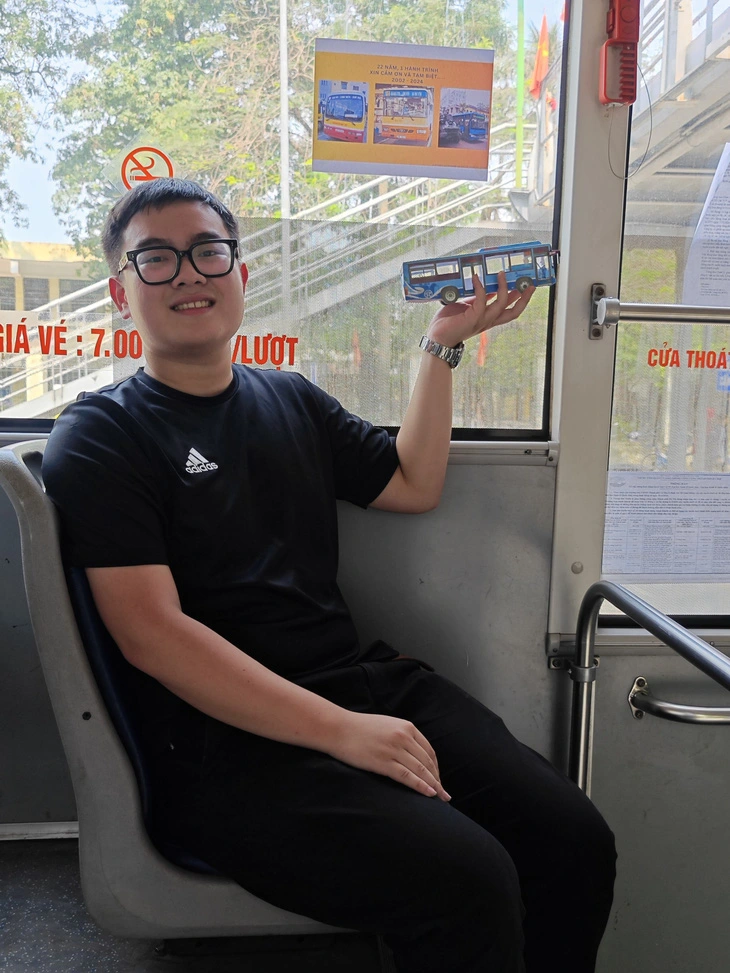 Xe buýt số 18 cho Minh rất nhiều kỷ niệm đáng nhớ - Ảnh: NVCC