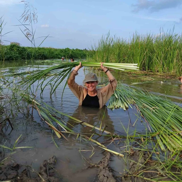 Chàng trai mở homestay miệt vườn thu hút khách nước ngoài - Ảnh 2.