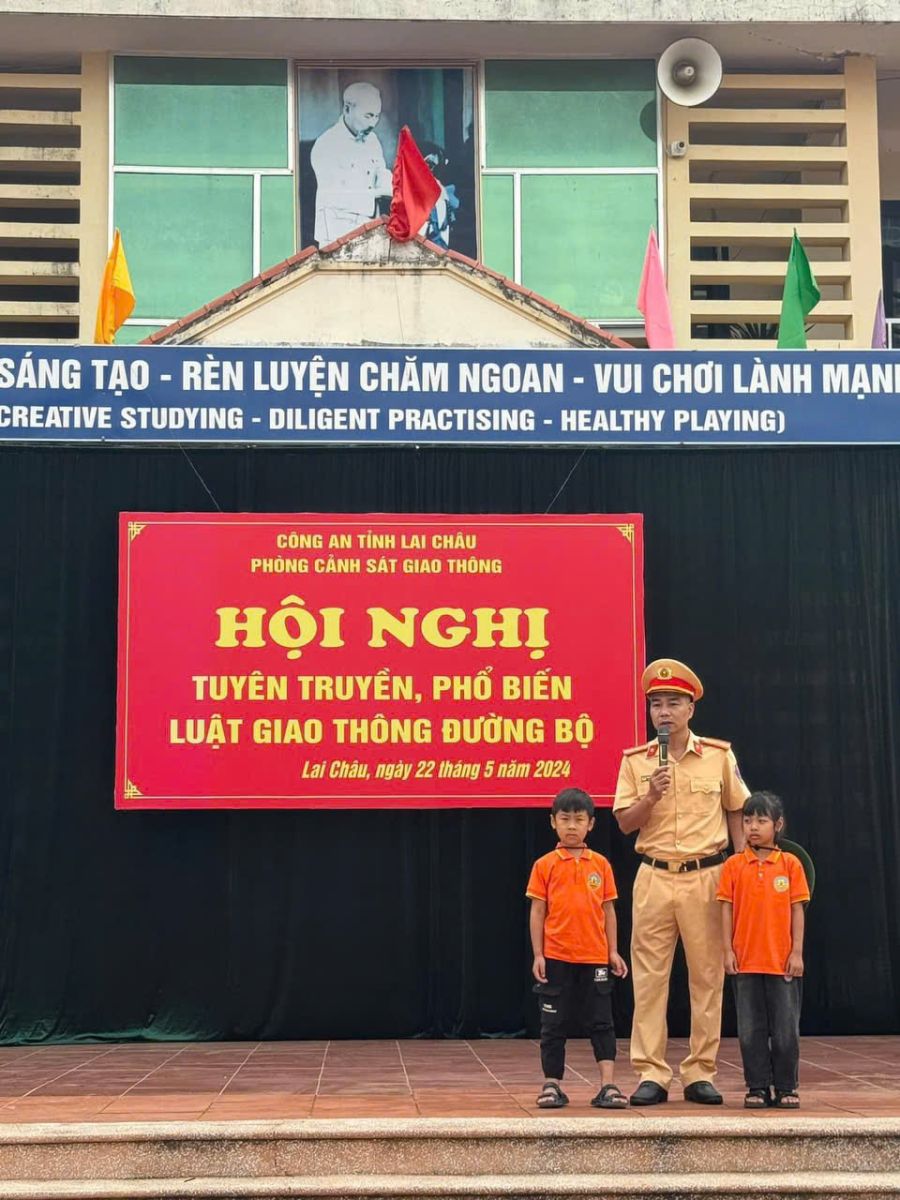 THÀNH ĐOÀN LAI CHÂU - HỘI ĐỒNG ĐỘI THÀNH PHỐ - 100% LIÊN ĐỘI TỔ CHỨC CÁC HOẠT ĐỘNG GẮN TUYÊN TRUYỀN VỀ LUẬT TRẺ EM, QUYỀN THAM GIA CỦA TRẺ EM TRONG NĂM 2024