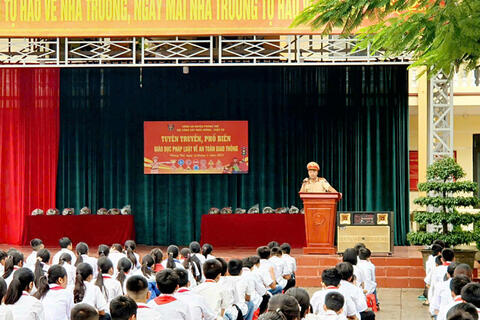 <a href="/hoat-dong-doi" title="Hoạt động Đội" rel="dofollow">Hoạt động Đội</a>