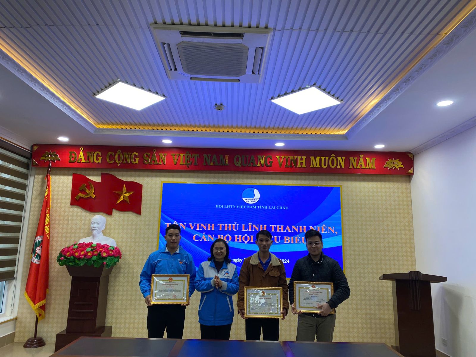 <a href="/hoat-dong-hoi" title="Hoạt động Hội" rel="dofollow">Hoạt động Hội</a>