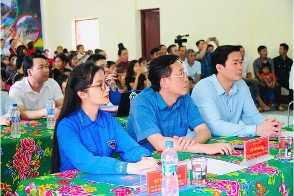 MỘT MÁI NHÀ CHUNG CHO CỘNG ĐỒNG DÂN TỘC CỐNG NƠI BIÊN CƯƠNG